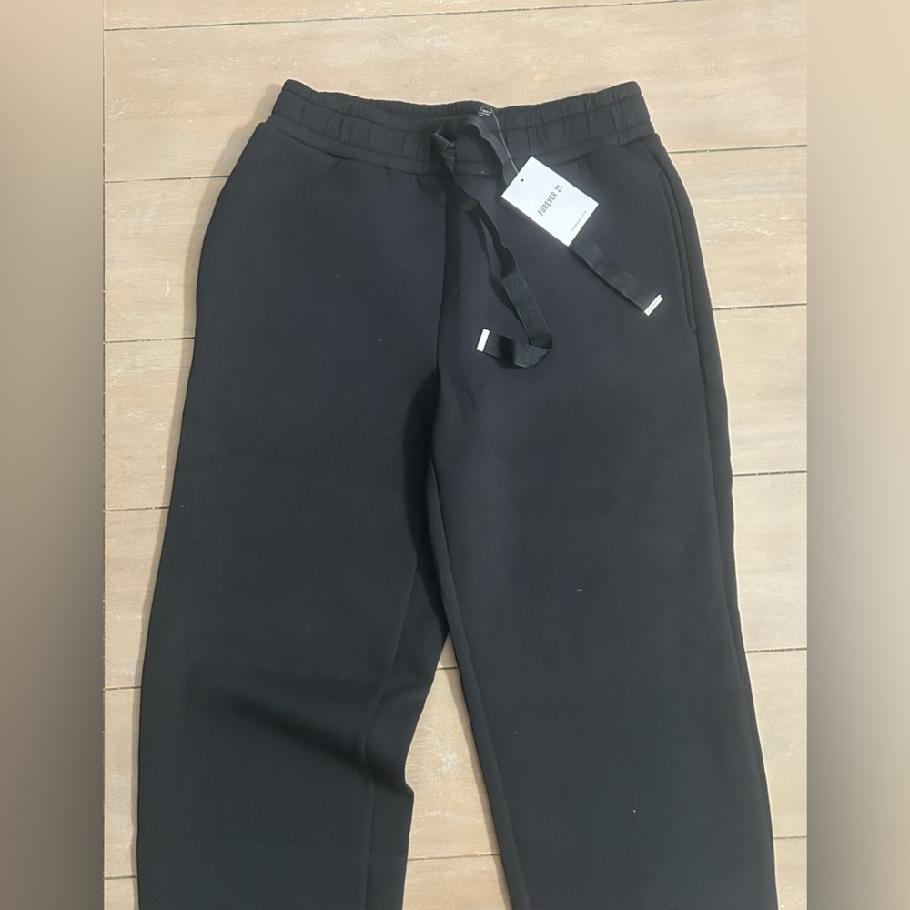 Forever 21 brand new black sweatpants, super comfy material